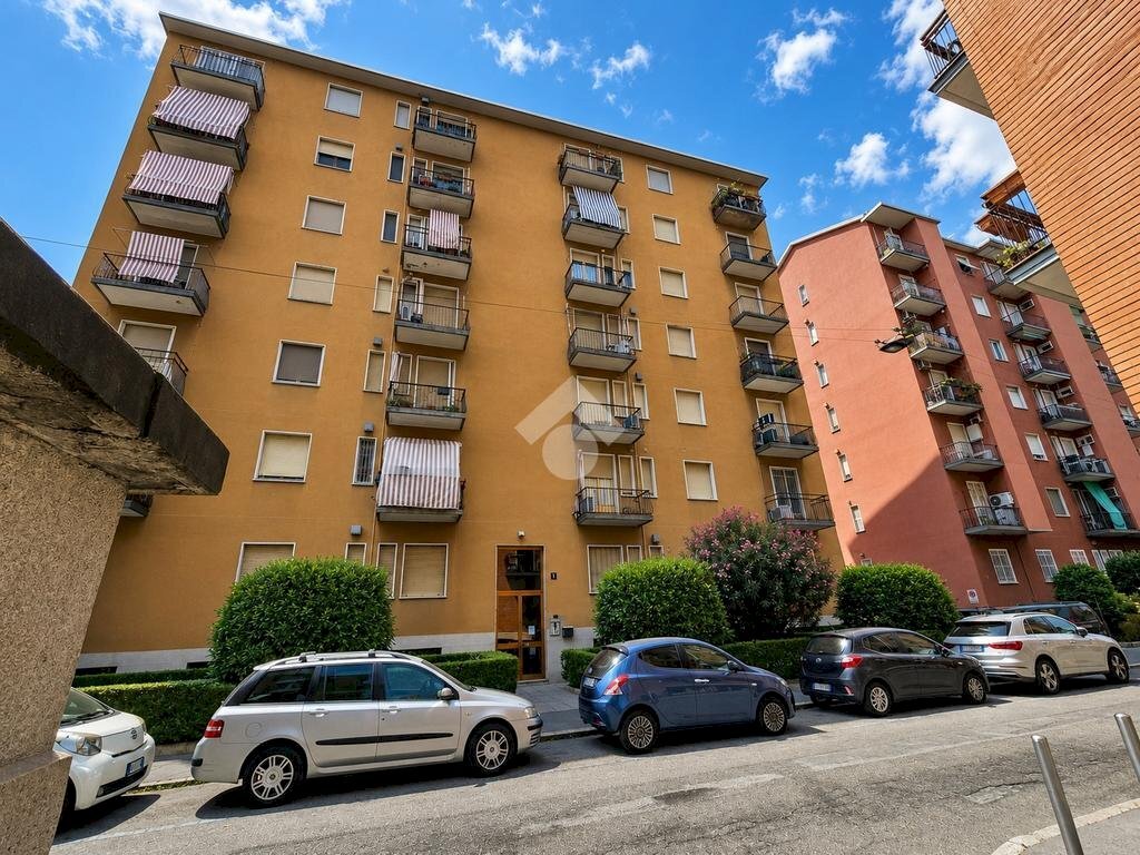 Three-room apartment Via Monte Lungo, Milano (neighborhood Turro) - photo 3
