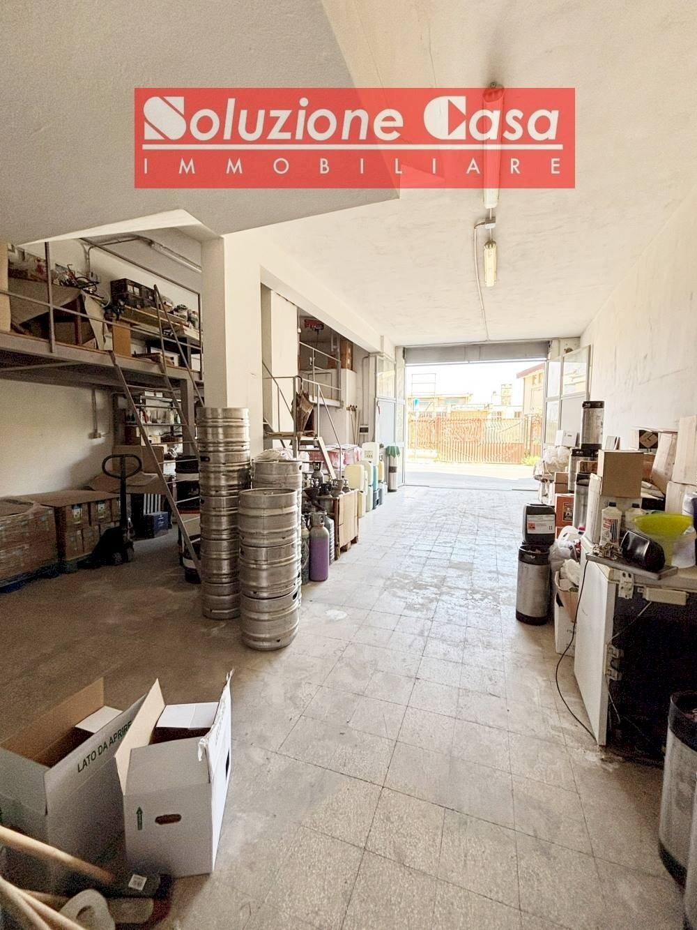 Foto 2 - Locale Commerciale via Alcide De Gasperi, Canosa di Puglia - foto 2