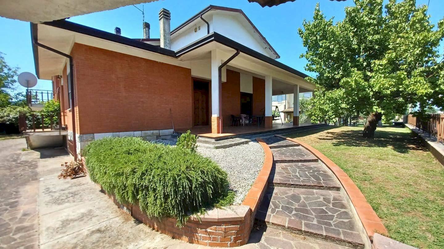 Foto 1 - Villa Via Cannuccio
 
16, Ceprano - photo 1