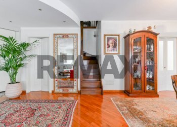 Scale - Four-room apartment Bartolomeo Colleoni
 
21, Gallarate - photo 6