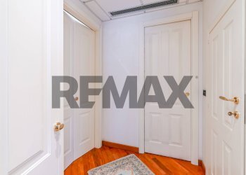 Hall / corridoio - Four-room apartment Bartolomeo Colleoni
 
21, Gallarate - photo 13