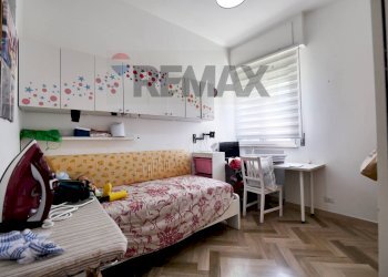 Camera / camera da letto - Villa Via Pietro Calamandrei
8, Bari - photo 9