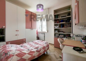 Camera / camera da letto - Villa Via Pietro Calamandrei
8, Bari - photo 11