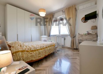 Camera / camera da letto - Villa Via Pietro Calamandrei
8, Bari - photo 17