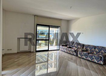 Soggiorno - Four-room apartment Via Cesare Diomede Fresa
8, Bari - photo 16
