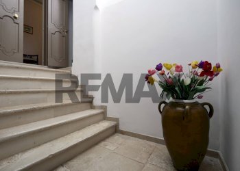 Scale - Independent house Via Vittorio Emanuele
 
9, Molfetta - photo 2