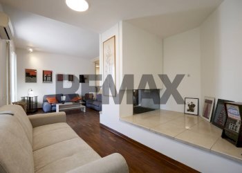 Soggiorno - Four-room apartment Via Dante Alighieri
97, Bari - photo 6
