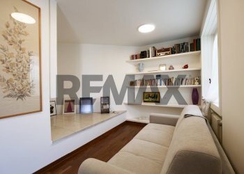 Soggiorno - Four-room apartment Via Dante Alighieri
97, Bari - photo 7