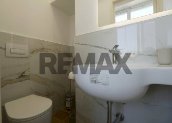 Bagno - Four-room apartment Via Dante Alighieri
97, Bari - photo 15