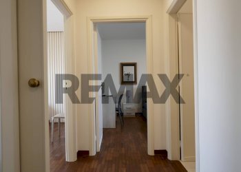 Hall / corridoio - Four-room apartment Via Dante Alighieri
97, Bari - photo 16