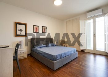 Camera / camera da letto - Four-room apartment Via Dante Alighieri
97, Bari - photo 18