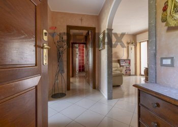 Hall / corridoio - Trilocale via Sorrisole
 
70, Varese - foto 3