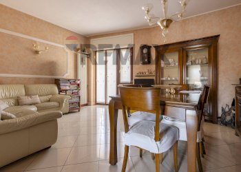 Sala da pranzo - Trilocale via Sorrisole
 
70, Varese - foto 4