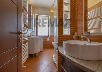 Bagno - Trilocale via Sorrisole
 
70, Varese - foto 12