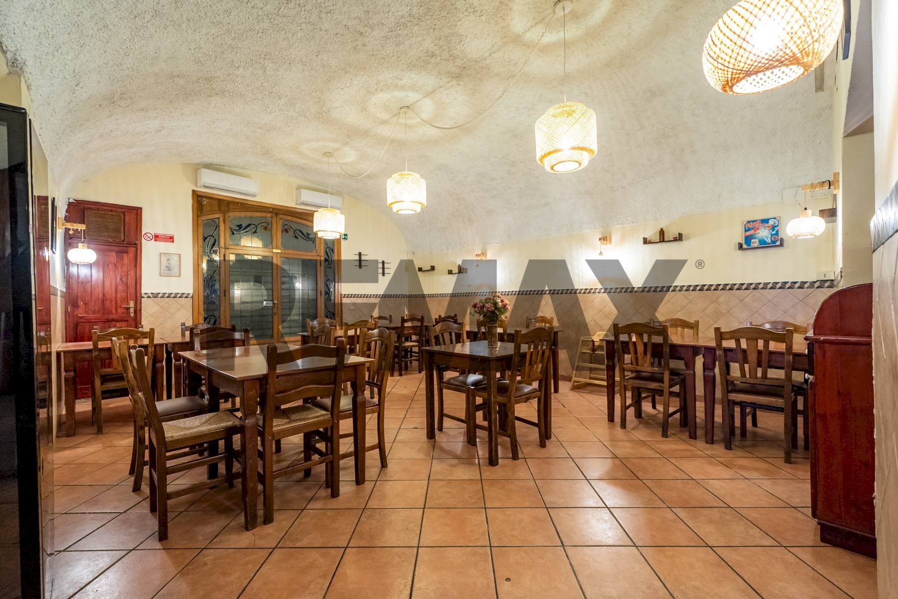 Sala da pranzo - Locale Commerciale Via Duca Della Verdura
 
115, Palermo - foto 2