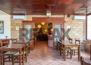 Sala da pranzo - Locale Commerciale Via Duca Della Verdura
 
115, Palermo - foto 8