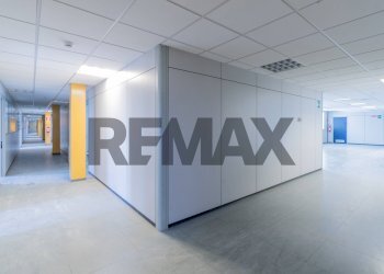 Hall / corridoio - Office Via Lanza di Scalea
1350, Palermo - photo 6