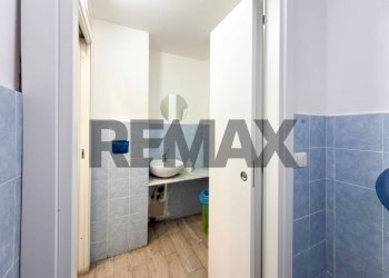 Bagno - Attività Commerciale Via Duca Della Verdura
45/47, Palermo - foto 5