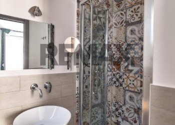 Bagno - Hotel Via Dell'università
 
20, Palermo - foto 20