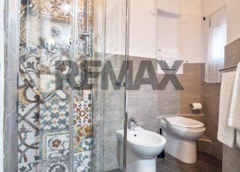 Bagno - Hotel Via Dell'università
 
20, Palermo - foto 27