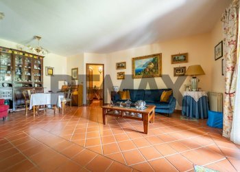 Sala da pranzo - Villa Via degli Astronauti
 
61/bis, Altofonte - foto 10