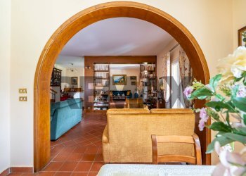 Sala da pranzo - Villa Via degli Astronauti
 
61/bis, Altofonte - foto 15