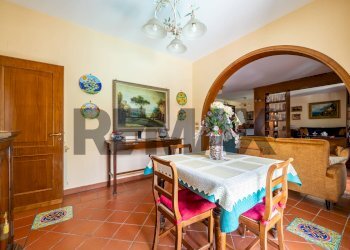 Sala da pranzo - Villa Via degli Astronauti
 
61/bis, Altofonte - foto 16