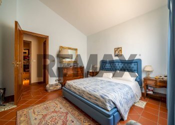 Camera / camera da letto - Villa Via degli Astronauti
 
61/bis, Altofonte - foto 25
