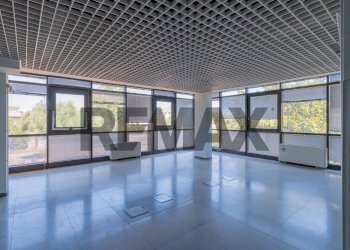Ricezione / Lobby - Office Via Lanza di Scalea
1350, Palermo - photo 2