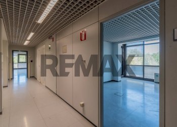 Hall / corridoio - Office Via Lanza di Scalea
1350, Palermo - photo 10