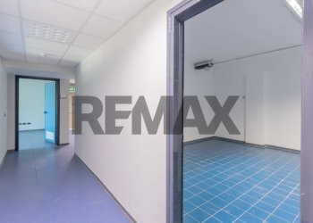 Hall / corridoio - Office Via Lanza di Scalea
1350, Palermo - photo 8