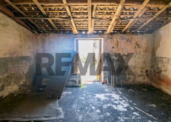 Stanza vuota - Quadrilocale Via Nazionale
 
10, Acireale - foto 7