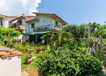 Casa all\'aperto - Villa a Schiera Via Dei Ciclopi
 
36, Aci Catena - foto 9