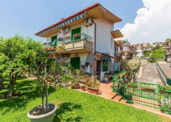 Casa all\'aperto - Villa a Schiera Via Dei Ciclopi
 
36, Aci Catena - foto 18