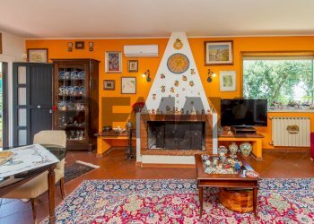 Soggiorno - Villa a Schiera Via Dei Ciclopi
 
36, Aci Catena - foto 31