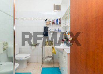 Bagno - Villa a Schiera Via Dei Ciclopi
 
36, Aci Catena - foto 41