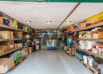 Dispensa di stoccaggio - Villa a Schiera Via Dei Ciclopi
 
36, Aci Catena - foto 84