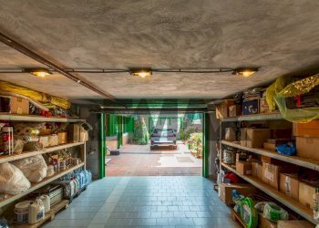 Dispensa di stoccaggio - Villa a Schiera Via Dei Ciclopi
 
36, Aci Catena - foto 86