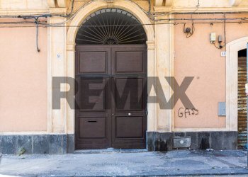 Edificio all\'aperto - Bilocale Via Santa Maria Della Catena
 
51, Catania - foto 5