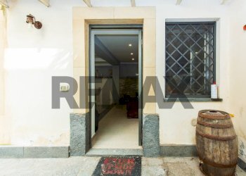 Edificio all\'aperto - Bilocale Via Santa Maria Della Catena
 
51, Catania - foto 25