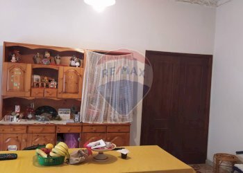 Sala da pranzo - Casa indipendente Via Del Papiro
 
58, Catania - foto 5