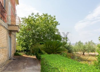 Giardino - Villa Contrada San Giovanni
 
snc, Leonforte - foto 37
