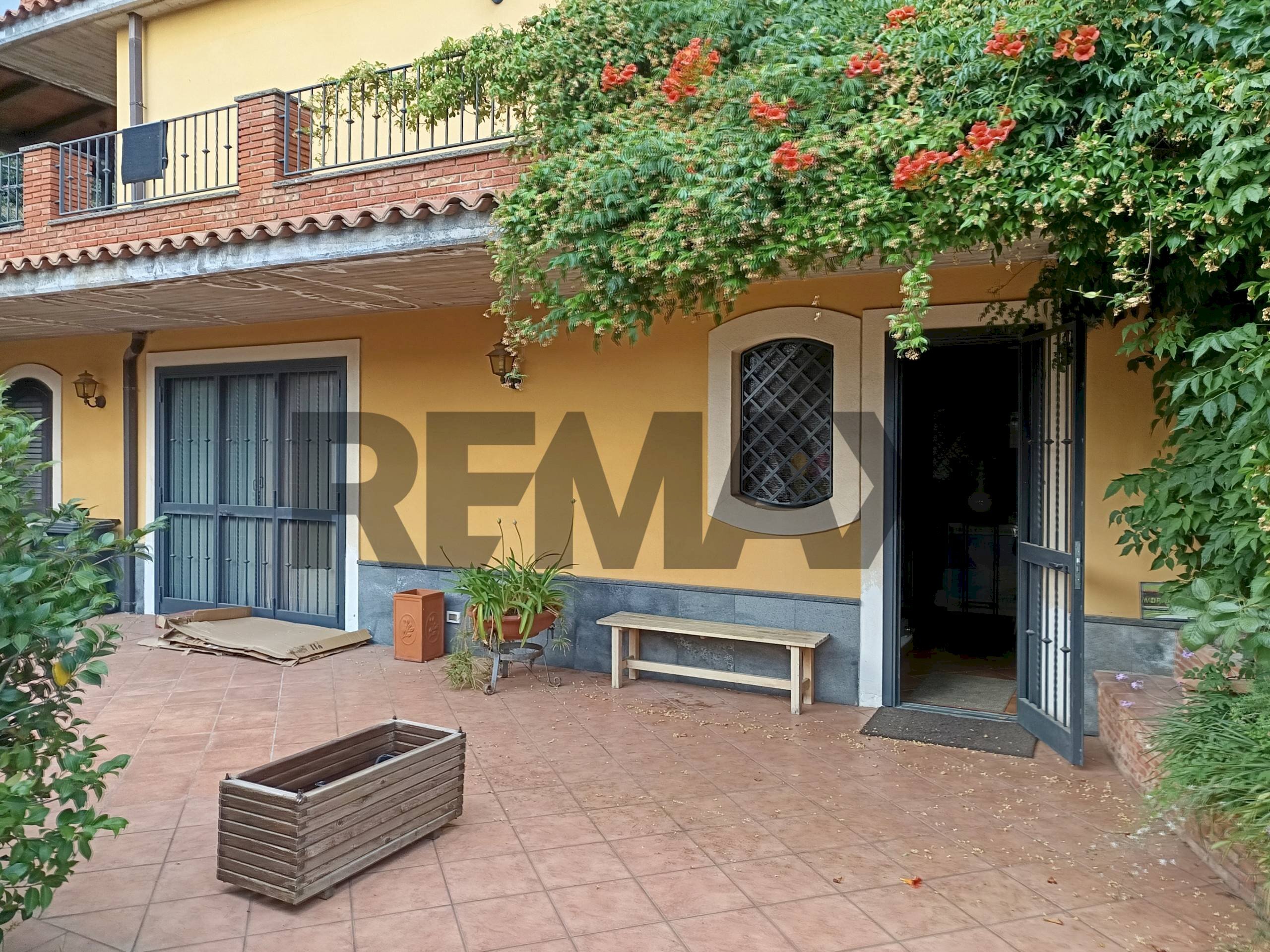 Terrazza - Office Via Alcide de Gasperi
 
16, Pedara - photo 2