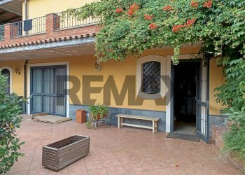 Terrazza - Office Via Alcide de Gasperi
16, Pedara - photo 2