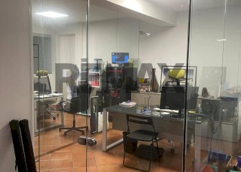 Ufficio - Office Via Alcide de Gasperi
16, Pedara - photo 4
