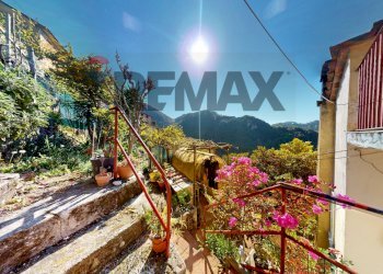 Vista delle montagne - Casa indipendente Via Redolo, Loc. Torcigliano
 
9, Camaiore - foto 2
