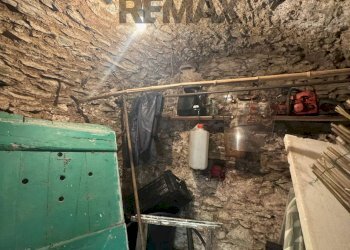 Dispensa di stoccaggio - Casa indipendente Via Redolo, Loc. Torcigliano
 
9, Camaiore - foto 30