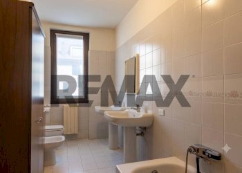 Bagno - Three-room apartment VIA TERRAGGIO MOLGORA
 
9, Vimercate - photo 12