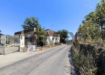 Casa all\'aperto - Terreno agricolo S.P 81 - C.da Marzacchina
nc, Calatabiano - foto 12