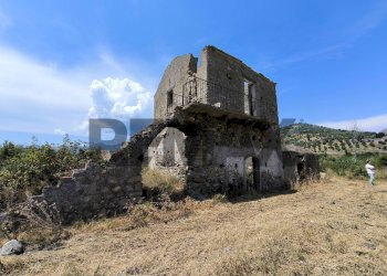 Edificio all\'aperto - Terreno agricolo S.P 81 - C.da Marzacchina
nc, Calatabiano - foto 34